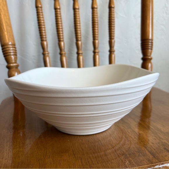 Mikasa‎ Swirl Modern White Ceramic Square Serveware Vegetable Bowl - Picture 11 of 13